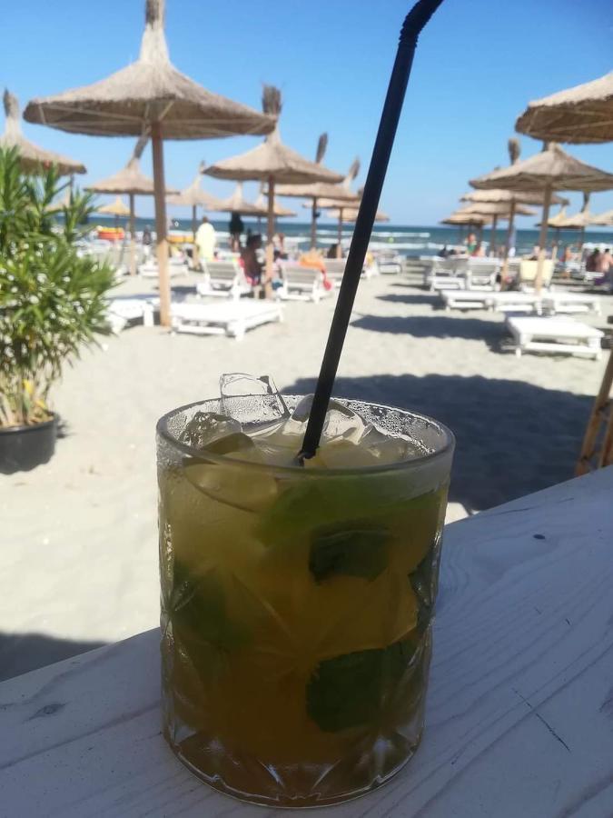 Sun & Sea Apartament Mamaia Nord นาโวดาริ ภายนอก รูปภาพ